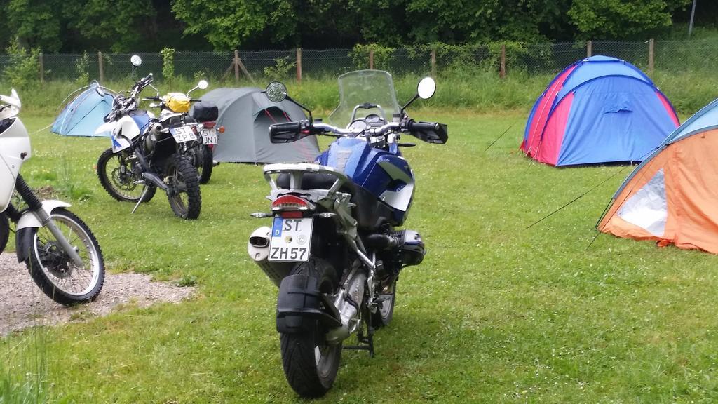 Camping Le Pre Cathare Lavelanet Eksteriør billede