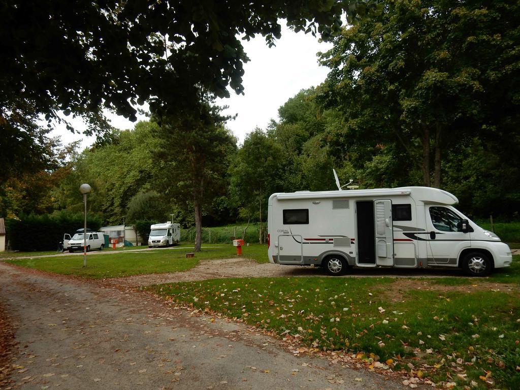 Camping Le Pre Cathare Lavelanet Eksteriør billede